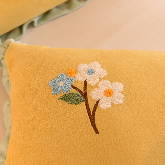 91家纺网 家纺一手货源 找家纺 甜之梦 新款毛巾绣牛奶绒枕套 48*74/对 满天星嫩黄