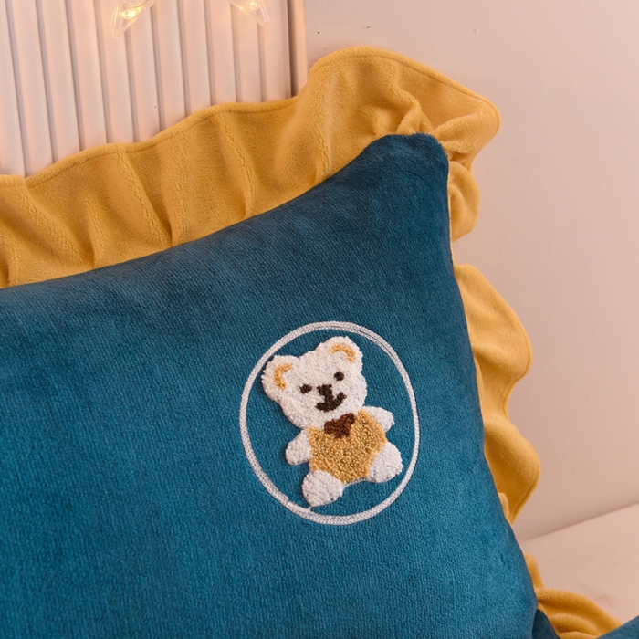 91家纺网 家纺一手货源 找家纺 甜之梦 2025新款毛巾绣牛奶绒枕套 48*74/对 小熊宝可梦宝石蓝