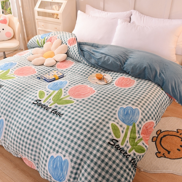 91家纺网 家纺一手货源 找家纺 甜之梦 2025新款水晶绒单品印花被套 格子三瓣花