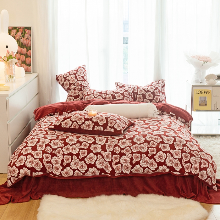 91家纺网 家纺一手货源 找家纺 千朵2022新款牛奶绒系列四件套 艾维-红