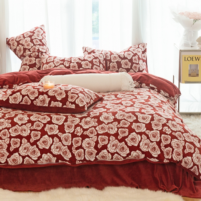 91家纺网 家纺一手货源 找家纺 千朵2022新款牛奶绒系列四件套 艾维-红