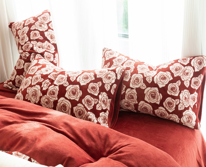 91家纺网 家纺一手货源 找家纺 千朵2022新款牛奶绒系列四件套 艾维-红