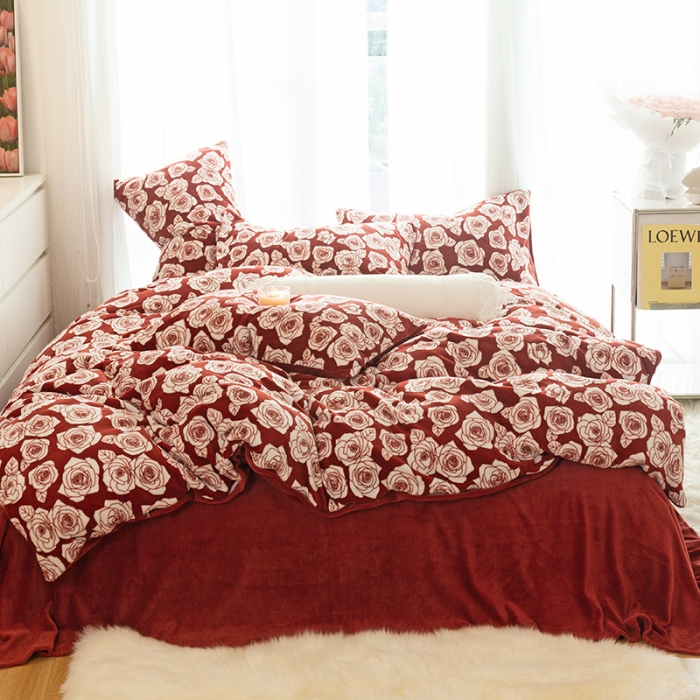 91家纺网 家纺一手货源 找家纺 千朵2022新款牛奶绒系列四件套 艾维-红