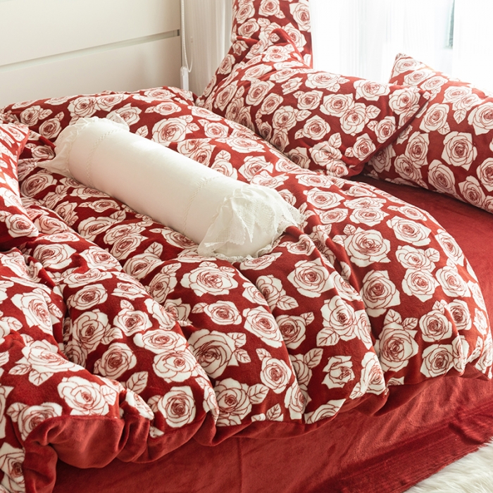 91家纺网 家纺一手货源 找家纺 千朵2022新款牛奶绒系列四件套 艾维-红