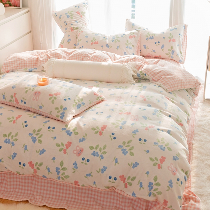 91家纺网 家纺一手货源 找家纺 千朵2022新款牛奶绒系列四件套 蓝莓兔