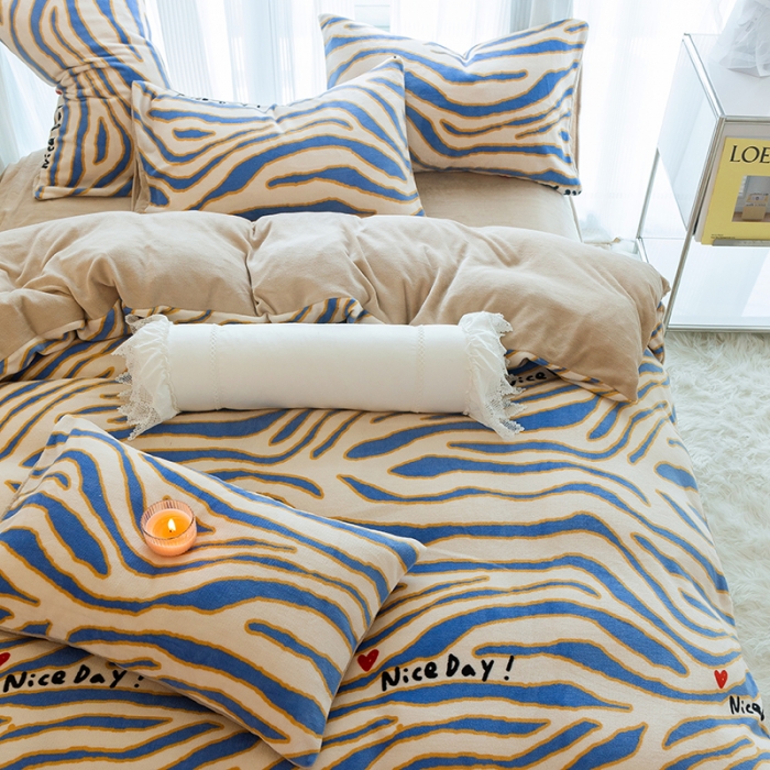 91家纺网 家纺一手货源 找家纺 千朵2022新款牛奶绒系列四件套 流苏