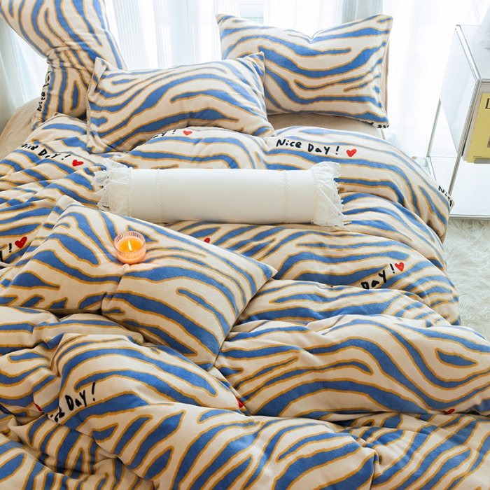 91家纺网 家纺一手货源 找家纺 千朵2022新款牛奶绒系列四件套 流苏