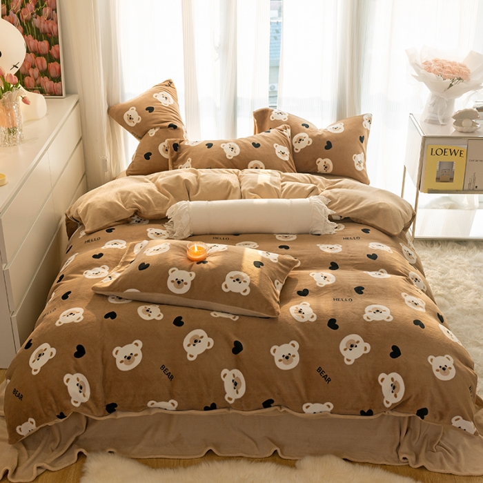 91家纺网 家纺一手货源 找家纺 千朵2022新款牛奶绒系列四件套 熊仔