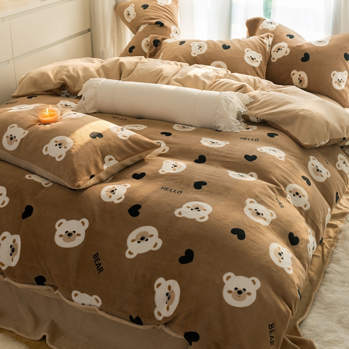 91家纺网 家纺一手货源 找家纺 千朵2022新款牛奶绒系列四件套 熊仔