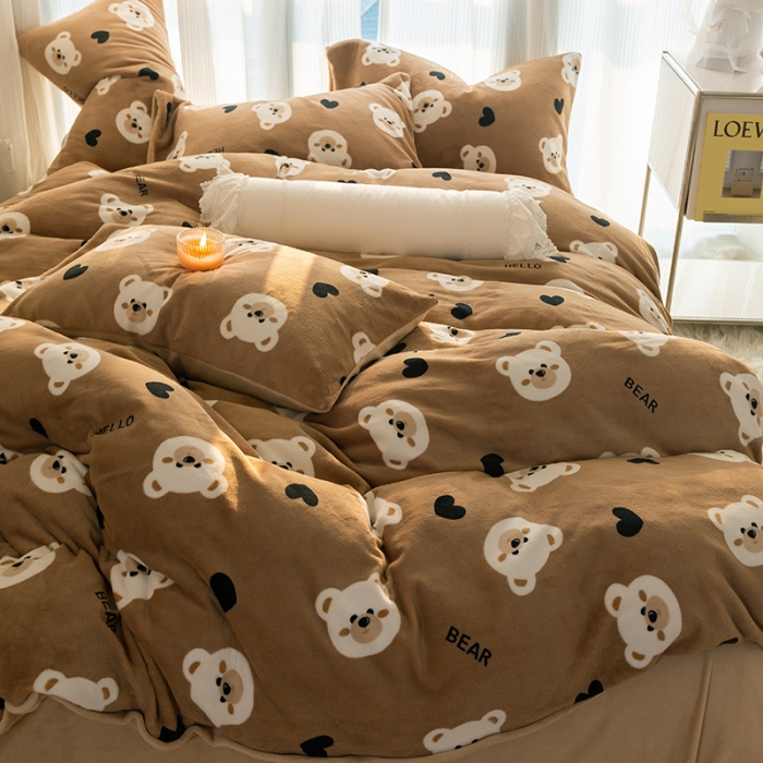 91家纺网 家纺一手货源 找家纺 千朵2022新款牛奶绒系列四件套 熊仔