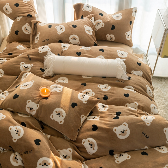 91家纺网 家纺一手货源 找家纺 千朵2022新款牛奶绒系列四件套 熊仔