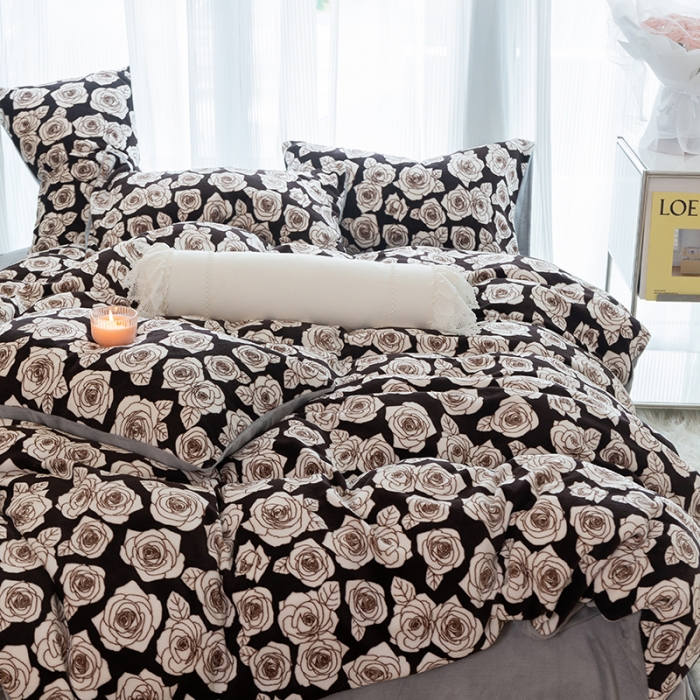 91家纺网 家纺一手货源 找家纺 千朵2022新款牛奶绒系列四件套 艾维-黑