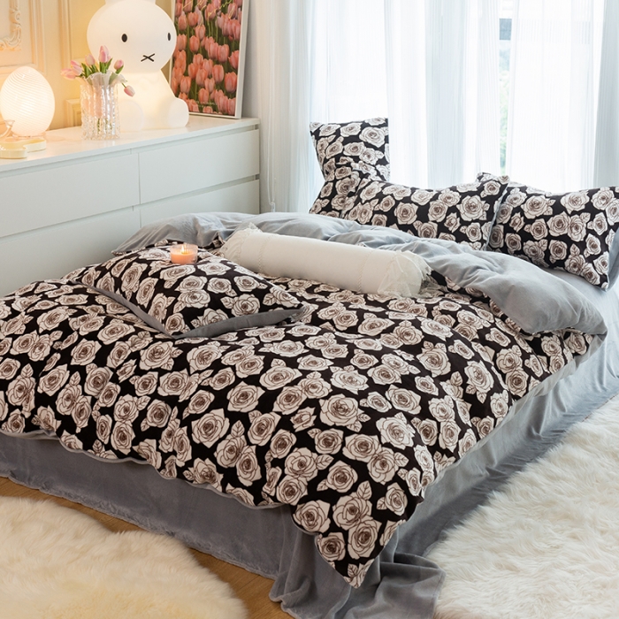 91家纺网 家纺一手货源 找家纺 千朵2022新款牛奶绒系列四件套 艾维-黑