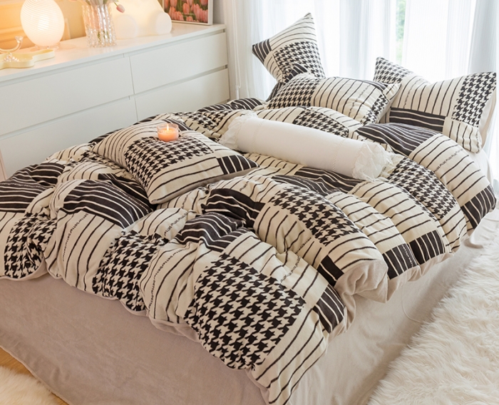 91家纺网 家纺一手货源 找家纺 千朵2022新款牛奶绒系列四件套 黑白涂鸦