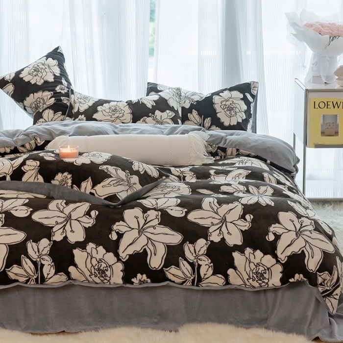 91家纺网 家纺一手货源 找家纺 千朵2022新款牛奶绒系列四件套 黑森林