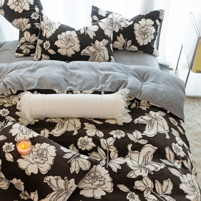 91家纺网 家纺一手货源 找家纺 千朵2022新款牛奶绒系列四件套 黑森林