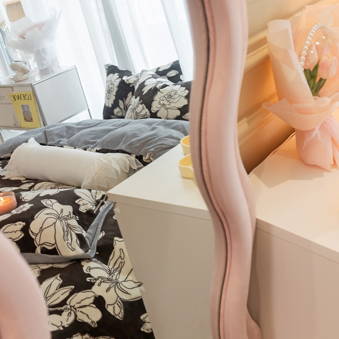 91家纺网 家纺一手货源 找家纺 千朵2022新款牛奶绒系列四件套 黑森林