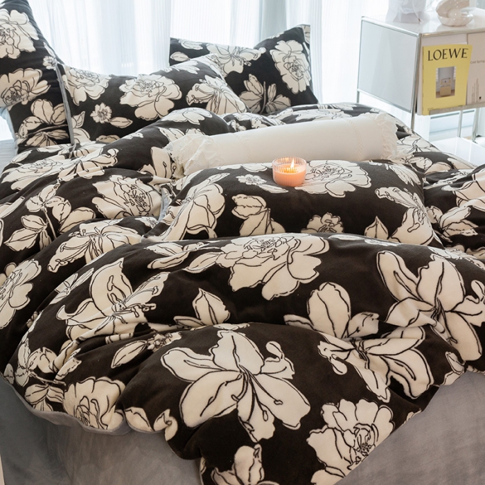 91家纺网 家纺一手货源 找家纺 千朵2022新款牛奶绒系列四件套 黑森林