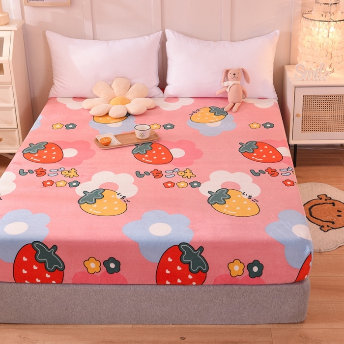 91家纺网 家纺一手货源 找家纺 甜之梦 2025新款水晶绒单品印花床笠 草莓格