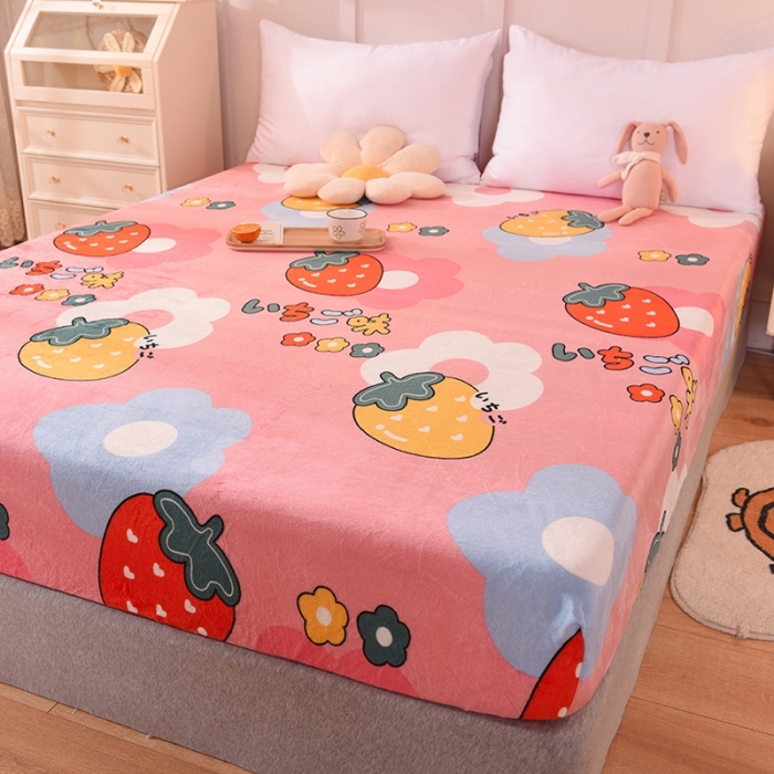 91家纺网 家纺一手货源 找家纺 甜之梦 2025新款水晶绒单品印花床笠 草莓格