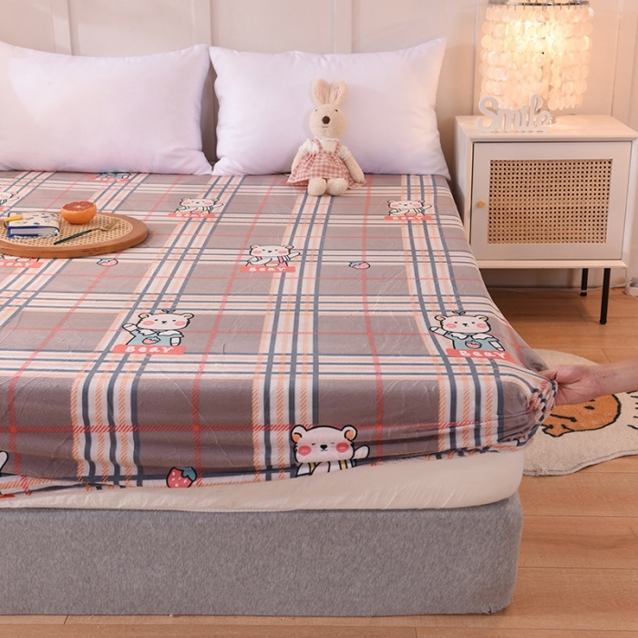 91家纺网 家纺一手货源 找家纺 甜之梦 2025新款水晶绒单品印花床笠 格子萌熊