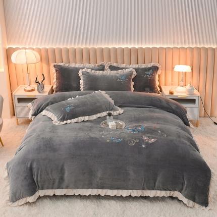 91家纺网 家纺一手货源 找家纺 芃成 2022新款加厚保暖牛奶绒绣花四件套 蝶舞 紫灰