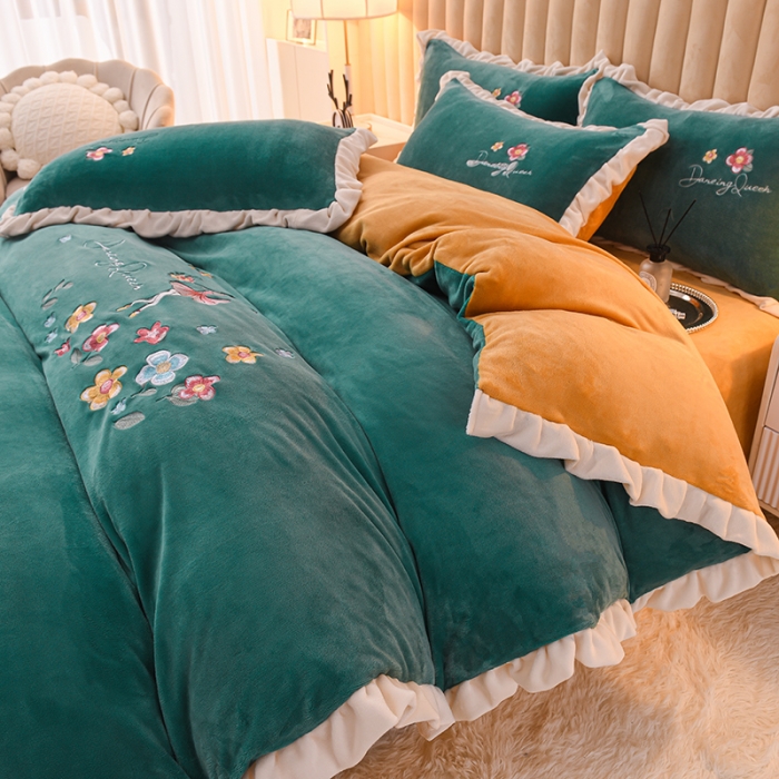 91家纺网 家纺一手货源 找家纺 芃成 2022新款加厚保暖牛奶绒绣花四件套 芭蕾女孩  玛瑙绿