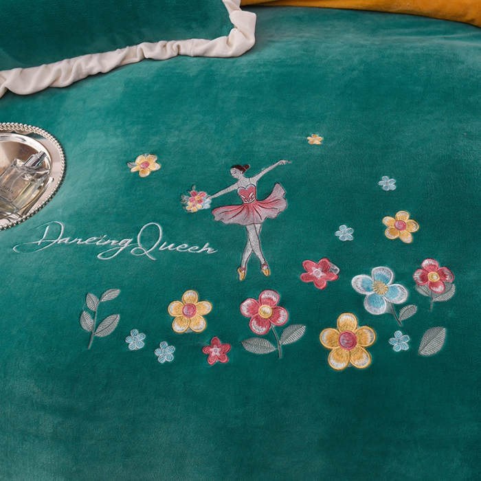 91家纺网 家纺一手货源 找家纺 芃成 2022新款加厚保暖牛奶绒绣花四件套 芭蕾女孩  玛瑙绿