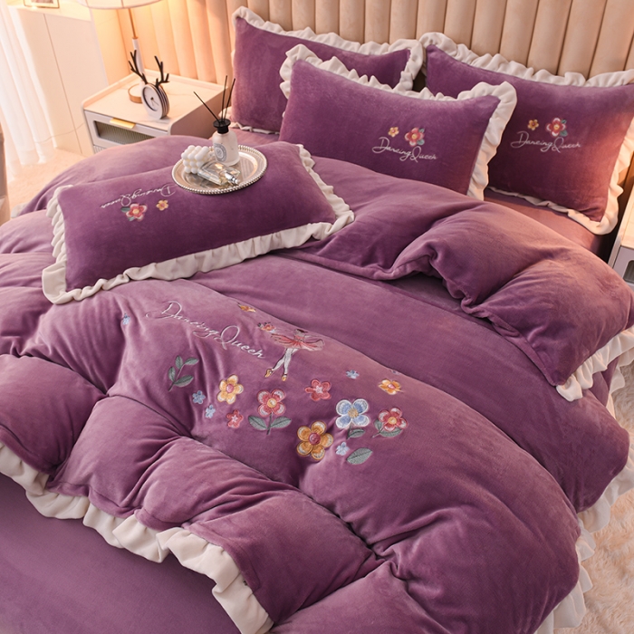 91家纺网 家纺一手货源 找家纺 芃成 2022新款加厚保暖牛奶绒绣花四件套 芭蕾女孩  玫瑰紫