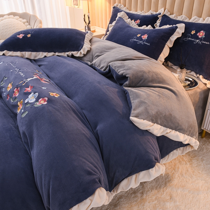 91家纺网 家纺一手货源 找家纺 芃成 2022新款加厚保暖牛奶绒绣花四件套 芭蕾女孩 宝石蓝