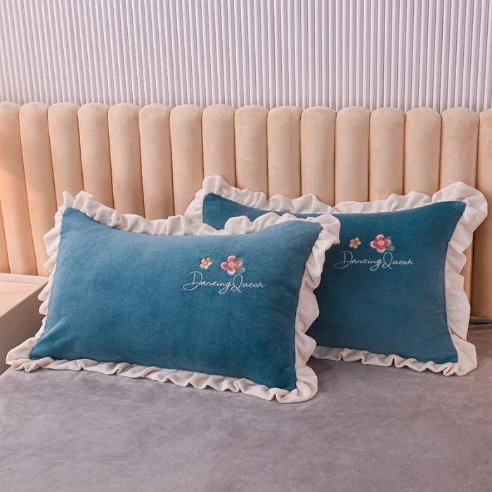 91家纺网 家纺一手货源 找家纺 芃成 2022新款加厚保暖牛奶绒绣花四件套 芭蕾女孩 宾利兰