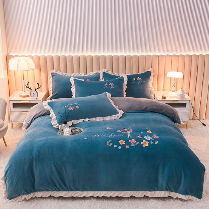 91家纺网 家纺一手货源 找家纺 芃成 2022新款加厚保暖牛奶绒绣花四件套 芭蕾女孩 宾利兰