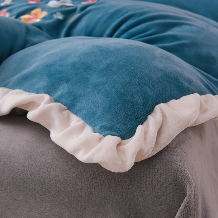 91家纺网 家纺一手货源 找家纺 芃成 2022新款加厚保暖牛奶绒绣花四件套 芭蕾女孩 宾利兰