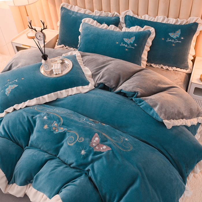 91家纺网 家纺一手货源 找家纺 芃成 2022新款加厚保暖牛奶绒绣花四件套 蝶舞  宾利兰