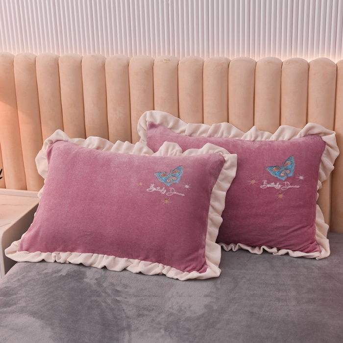 91家纺网 家纺一手货源 找家纺 芃成 2022新款加厚保暖牛奶绒绣花四件套 蝶舞  豆沙