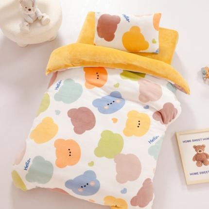 91家纺网 家纺一手货源 找家纺 鱼宝 2022新款高克重加厚款牛奶绒小版婴童套件 彩色小熊