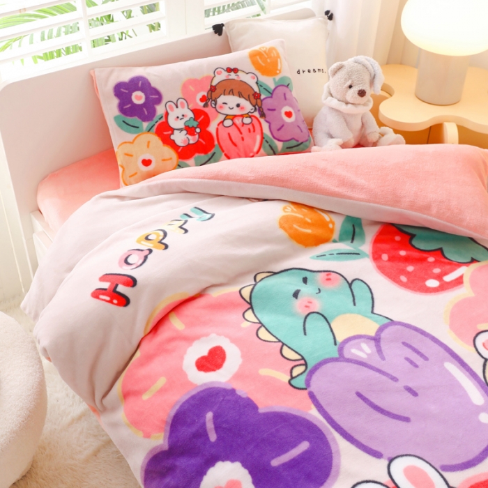 91家纺网 家纺一手货源 找家纺 鱼宝 2022新款大版牛奶绒婴童套件 花丛宝贝