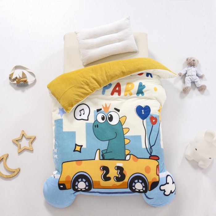 91家纺网 家纺一手货源 找家纺 鱼宝 2022新款大版牛奶绒婴童套件 赛车恐龙