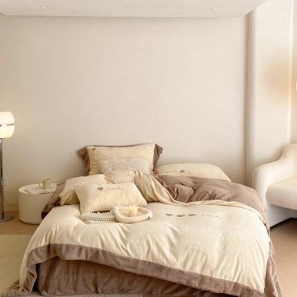 91家纺网 家纺一手货源 找家纺 橘滋 2022新款高端系列牛奶绒四件套-心动系列 心动-米咖