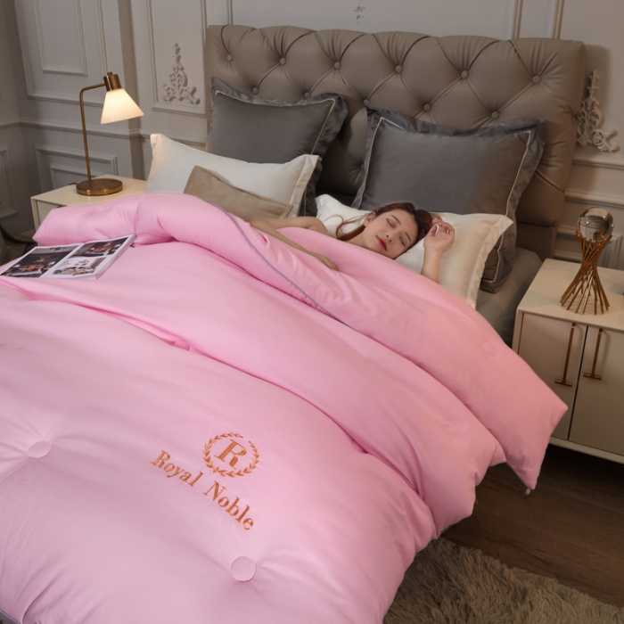 91家纺网 家纺一手货源 找家纺 天瑜家纺 2023洛卡棉冬被秋冬被子丝棉被芯 粉色