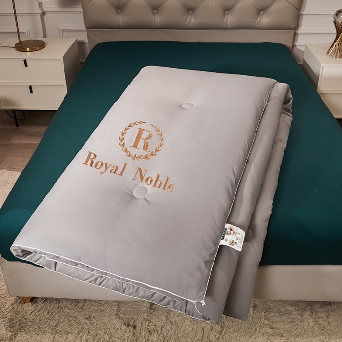 91家纺网 家纺一手货源 找家纺 天瑜家纺 2023洛卡棉冬被秋冬被子丝棉被芯 灰色