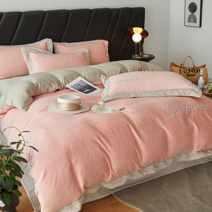 91家纺网 家纺一手货源 找家纺 安妮 新品A类高克重250克升级版牛奶绒四件套-轻颜 胭脂粉