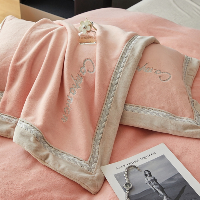 91家纺网 家纺一手货源 找家纺 安妮 新品A类高克重250克升级版牛奶绒四件套-轻颜 胭脂粉