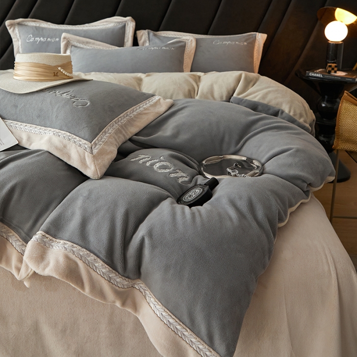 91家纺网 家纺一手货源 找家纺 安妮 新品A类高克重250克升级版牛奶绒四件套-轻颜 英伦灰