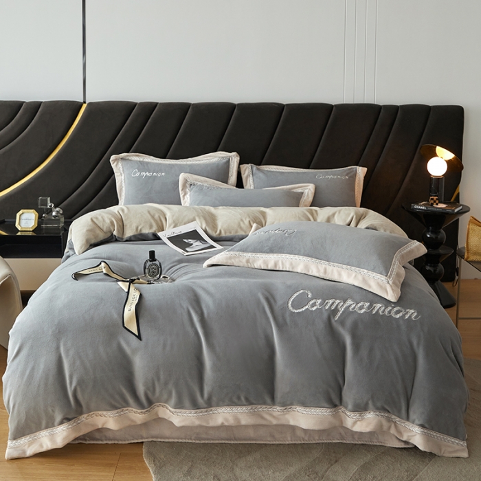 91家纺网 家纺一手货源 找家纺 安妮 新品A类高克重250克升级版牛奶绒四件套-轻颜 英伦灰