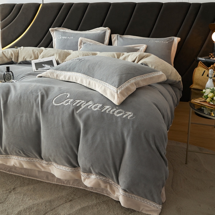 91家纺网 家纺一手货源 找家纺 安妮 新品A类高克重250克升级版牛奶绒四件套-轻颜 英伦灰