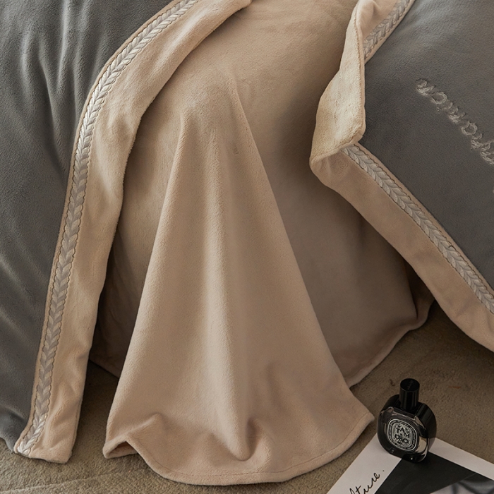 91家纺网 家纺一手货源 找家纺 安妮 新品A类高克重250克升级版牛奶绒四件套-轻颜 英伦灰