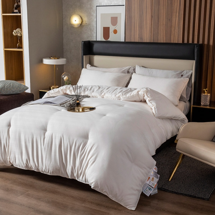 91家纺网 家纺一手货源 找家纺 被靠被 2023新款桑蚕丝大豆纤维被系列 白色