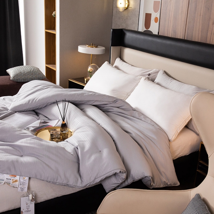 91家纺网 家纺一手货源 找家纺 被靠被 2023新款桑蚕丝大豆纤维被系列 灰色