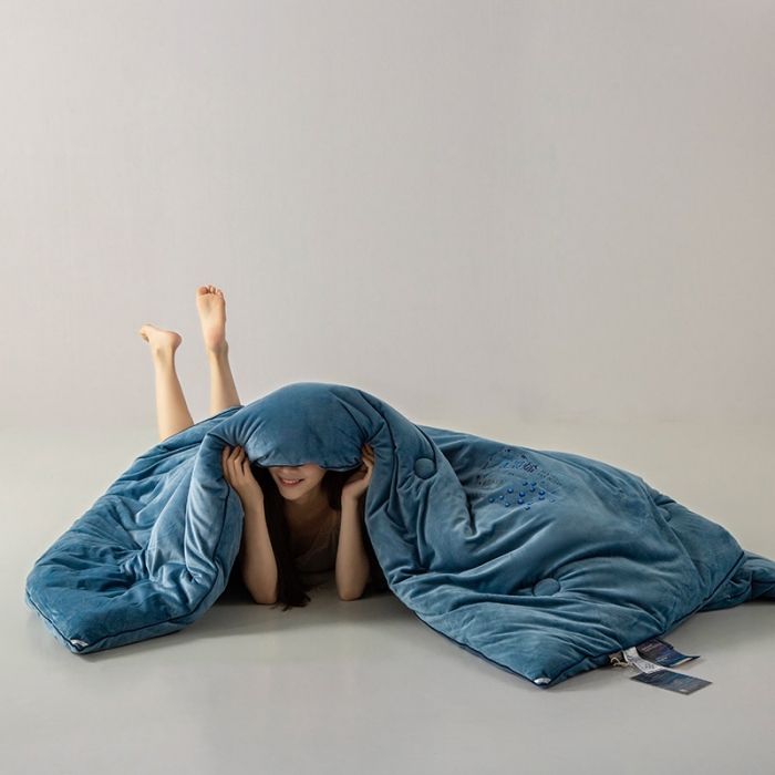 91家纺网 家纺一手货源 找家纺 被靠被 2023新款石墨烯科技发热被子系列 琥珀蓝